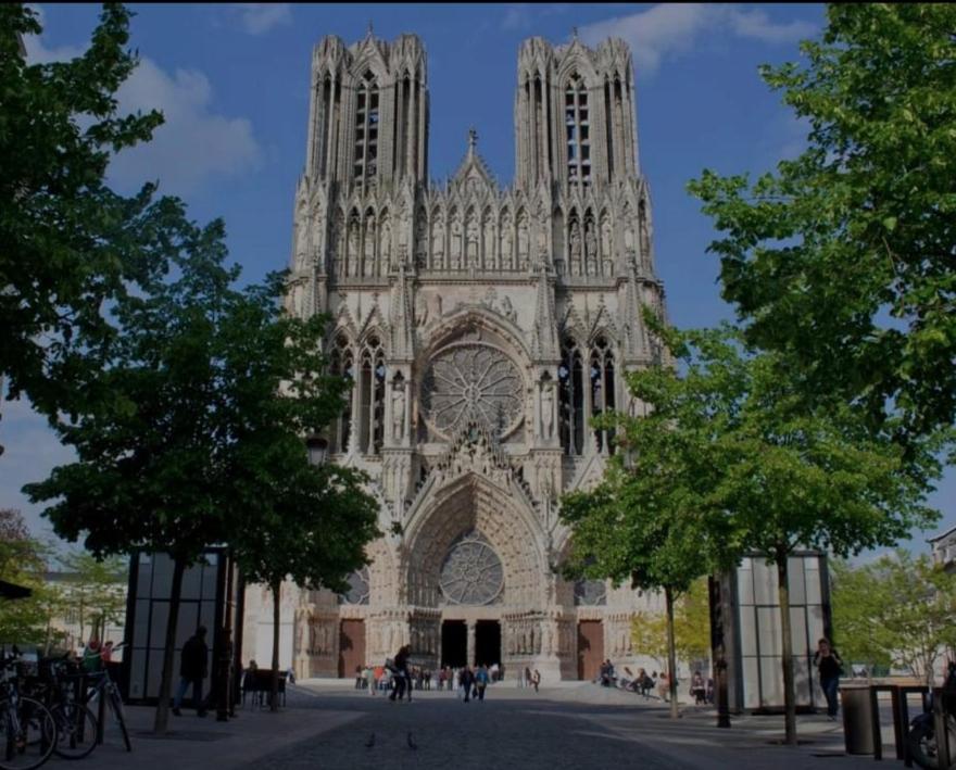 رانس La Place Des Sacres, Proche Gare Et Centre المظهر الخارجي الصورة